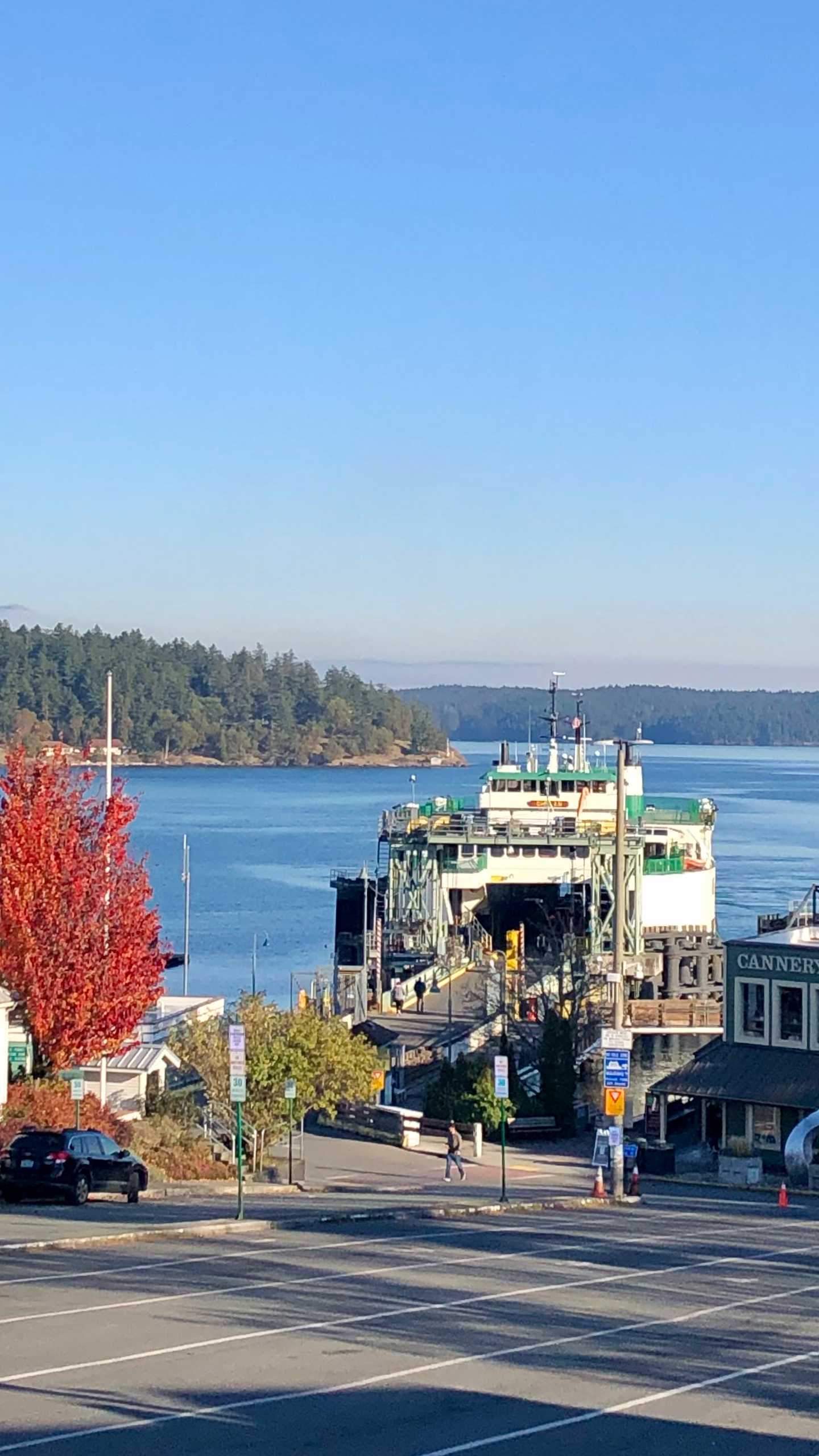 ⛴ An iconic look- love seeing the ferry pull away. Thankfully we haven’t had to deal with missing a ferry (knock on wood 🪵)!

#pov #sanjuanisland #washingtonstateferries #justanotherdayinwa